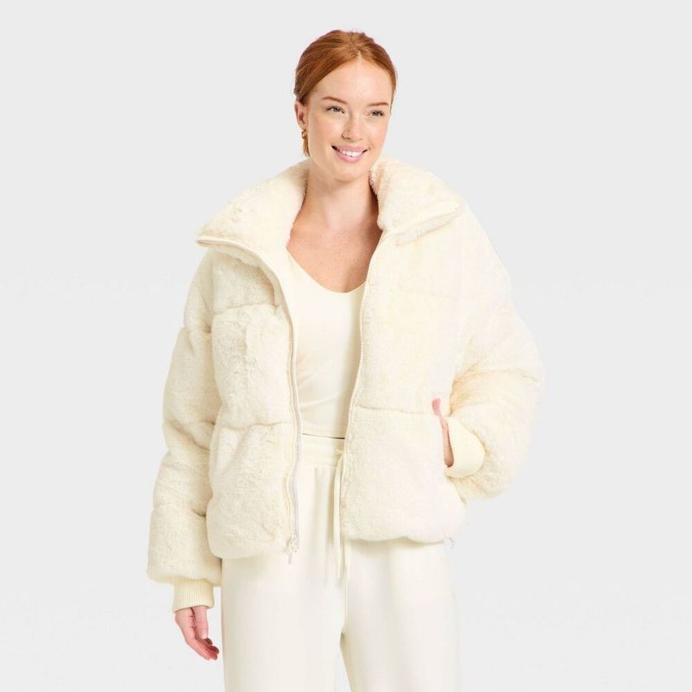 Women's Puffer Jacket - All In Motion Cream M